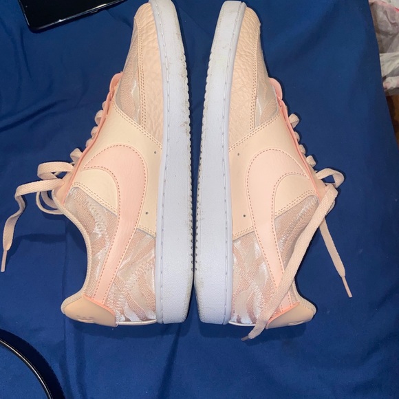 Limited edition nikes - Picture 2 of 4